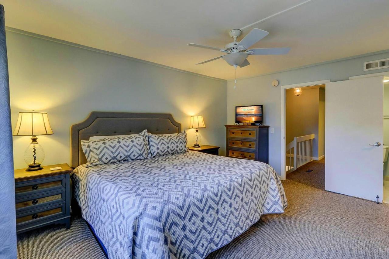 Ocean Villas Deluxe - Oceanfront Villa - Steps To Beach - Great Location - Heated Pool April Île de Hilton-Head Extérieur photo